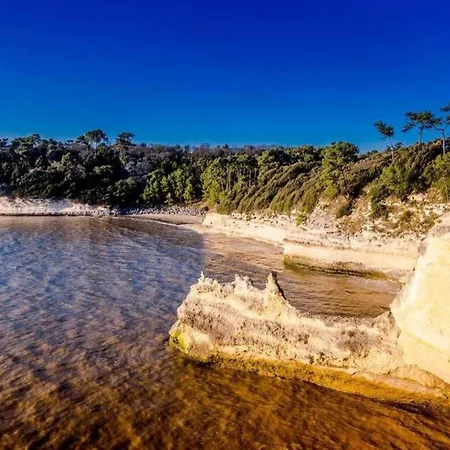 펜션 Mansion In Aquitaine With Private Pool Campsegret