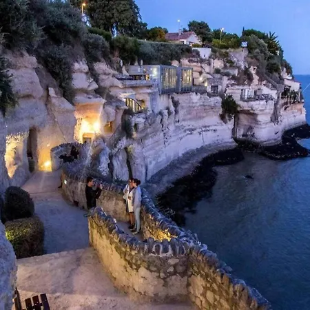 Mansion In Aquitaine With Private Pool 펜션 *